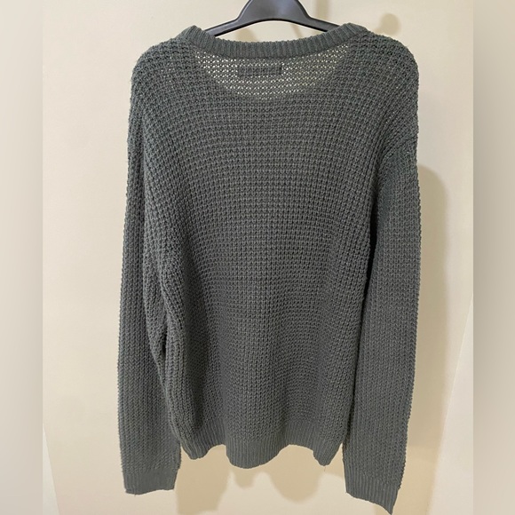 Men’s Knit Sweater - Picture 2 of 3